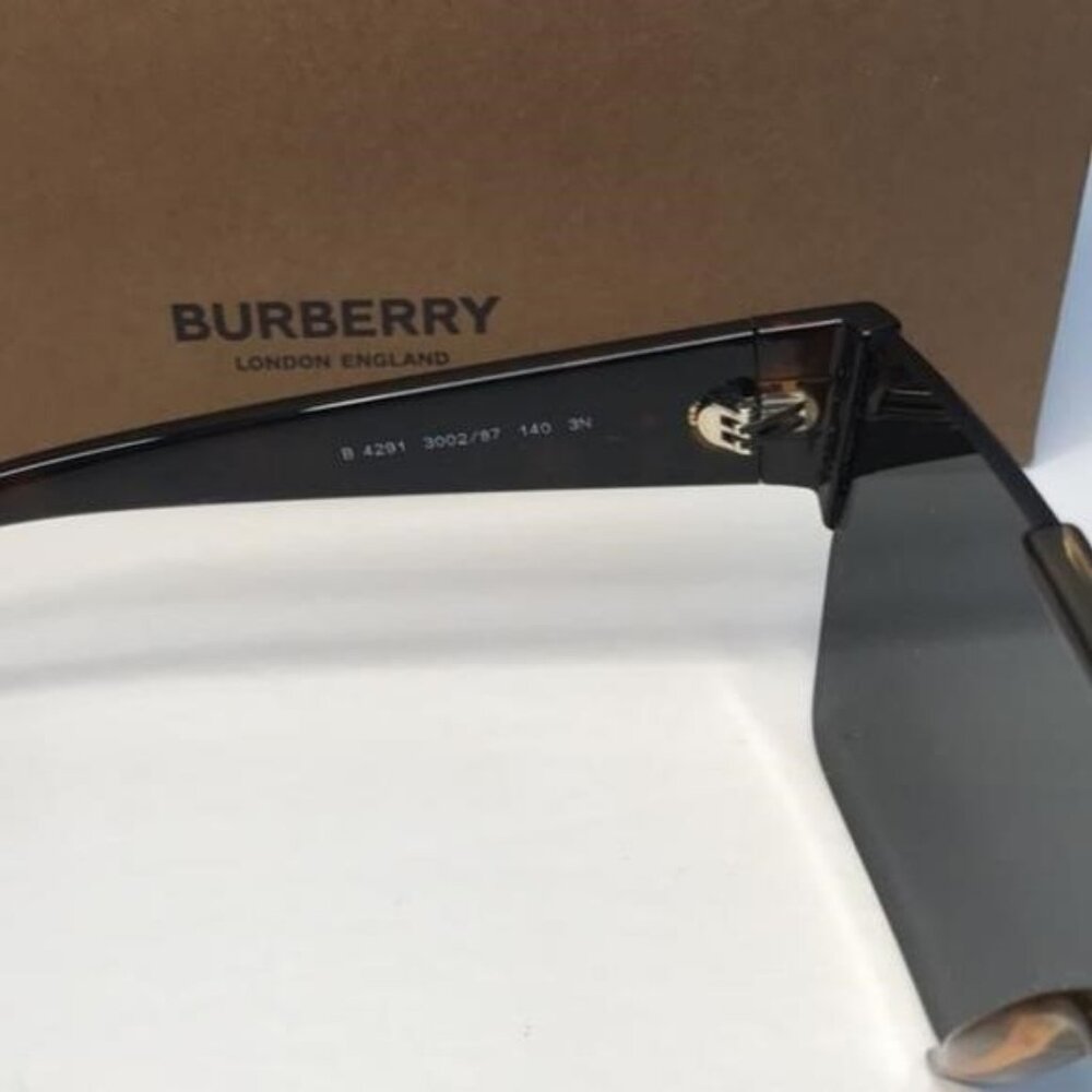 💯- Authentic New BurberryBE4291 - 300287 Oversize  Sunglasses - Picture 4 of 12